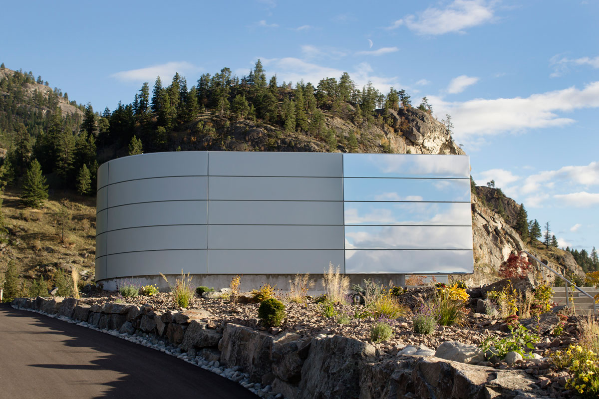 Alucobond ACM, Painted Rock Estate Winery Tasting Room, Photo by Carey Tarr