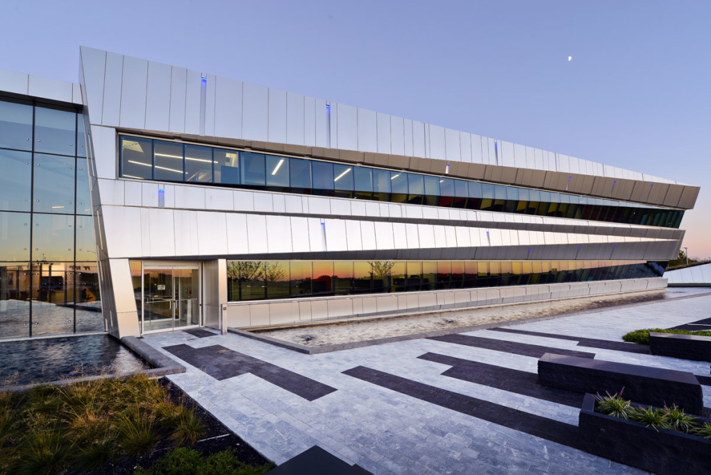 Connor Group Headquarters, Miamisburg, Ohio, Moody Nolan, Alucobond Natural Brushed Finish, Photography Daniel Lunghi