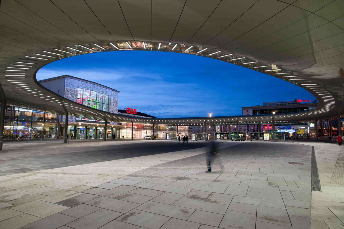 Golden Eye, Graz Main Station, Local Transport Hub, Zechner & Zechner Architects, Austria, Custom Alucobond Spectra A2