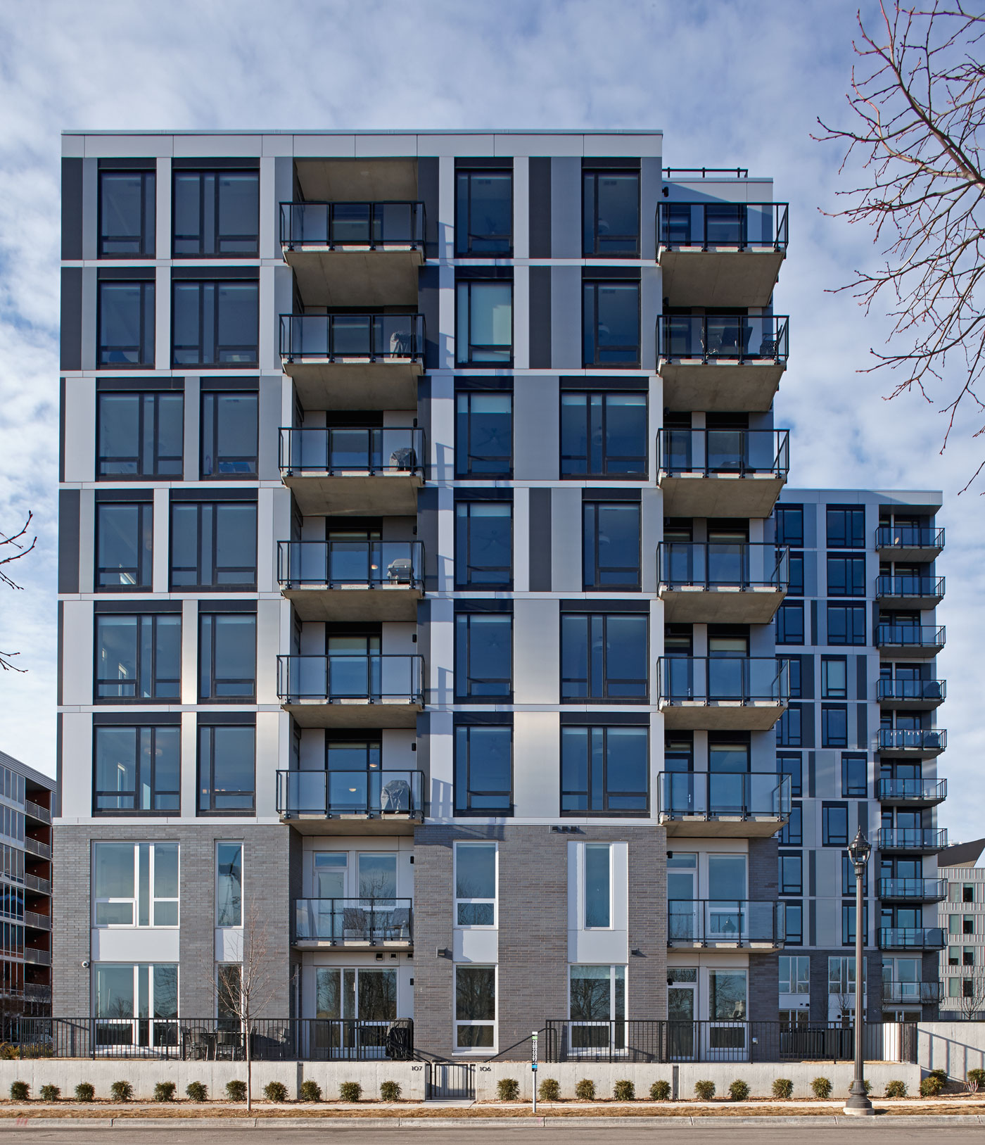 Luxury Apartment Building S Sculptural Design Exudes Sophistication With Alucobond Plus Acm Glass Modules