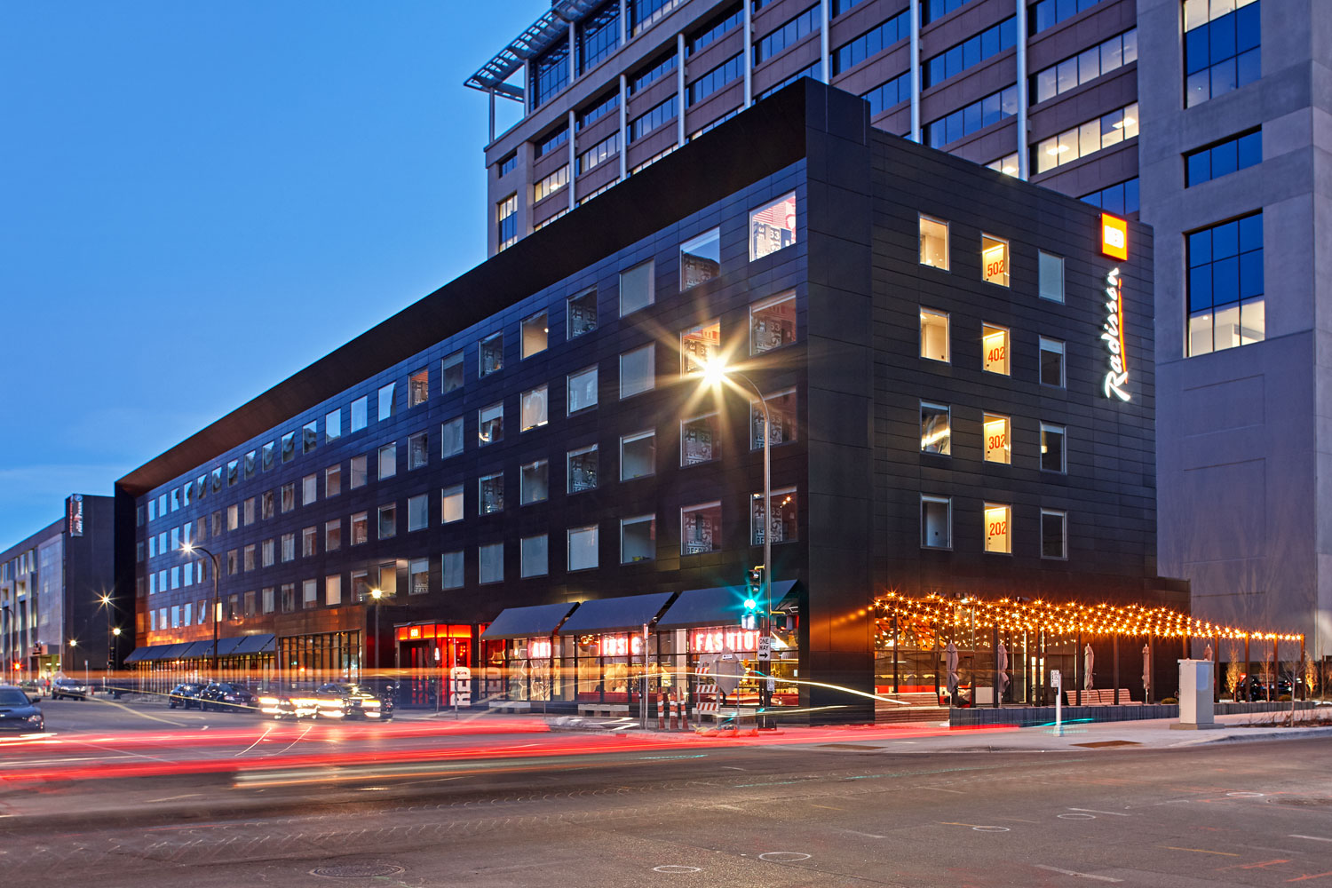 Radison RED Hotel, Minneapolis, Alucobond Plus Focus Black, ESG Architecture Design, Atomic Sheet Metal, Ryan Companies US, Bergerson Photography