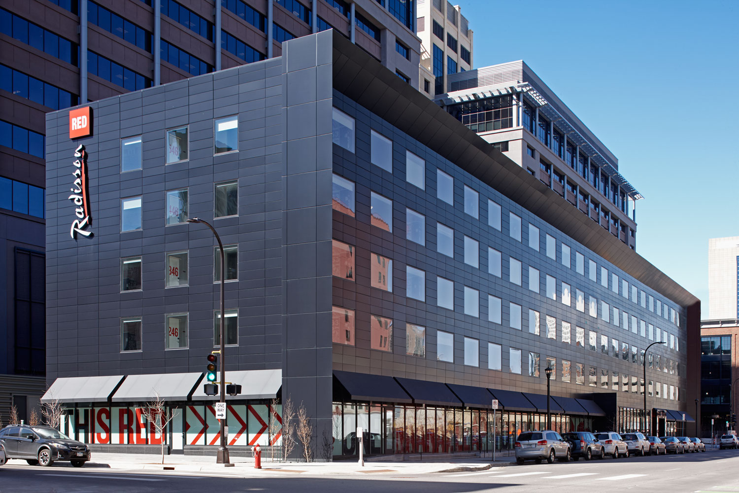 Radison RED Hotel, Minneapolis, Alucobond Plus Focus Black, ESG Architecture Design, Atomic Sheet Metal, Ryan Companies US, Bergerson Photography