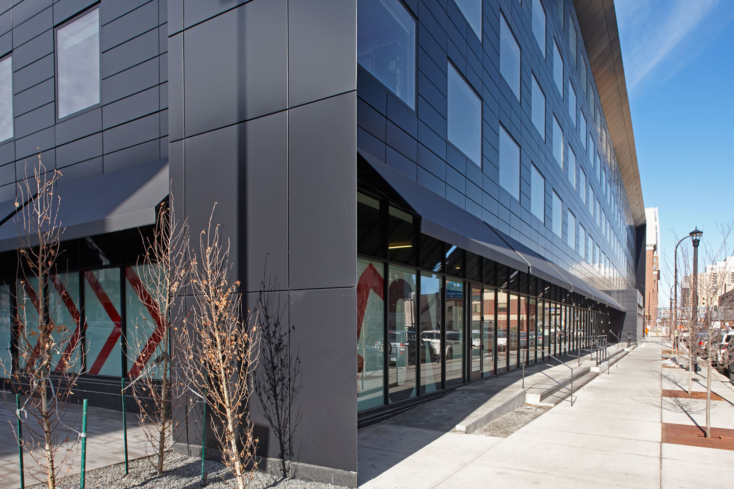 Radison RED Hotel, Minneapolis, Alucobond Plus Focus Black, ESG Architecture Design, Atomic Sheet Metal, Ryan Companies US, Bergerson Photography