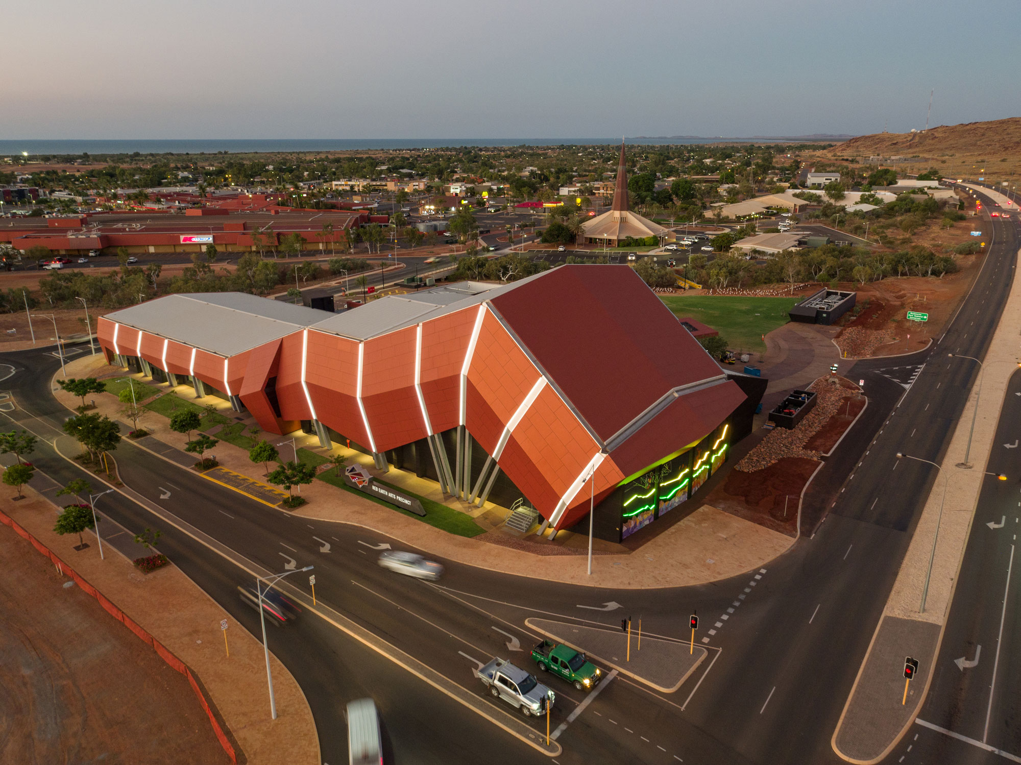 Karratha Arts Community Center Precinct, Australia, Alucobond PLUS, Terra Series, Peter Hunt Architects, DenMac