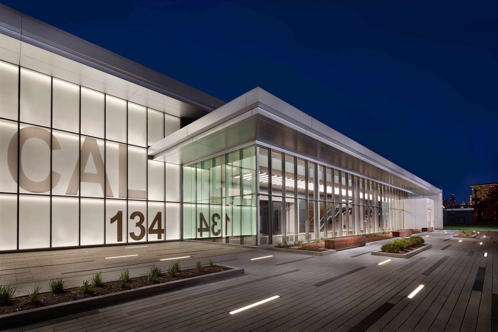 IBEW Local 134 Headquarters, Wight Company, Sobotec, Architectural Panel Systems, Alucobond PLUS, Photography Paul Schlismann